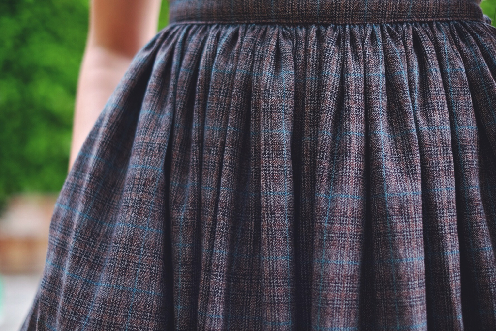 c513f5ab432fa41a-plaidgatheredskirt4